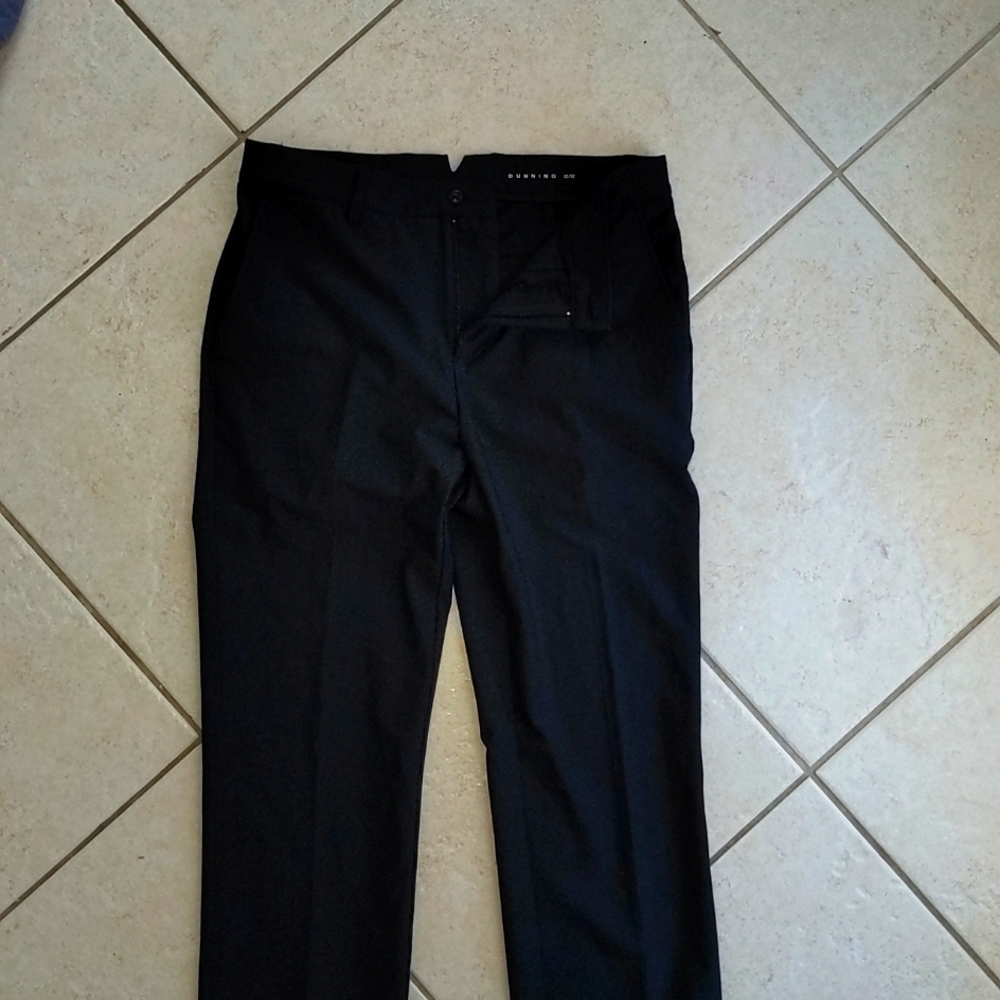 Men's golf pants by DUNNING. Extraordinary brand of clothing. 32/32. Brand new.